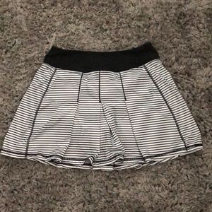 Striped women’s tennis skirt, fits like a s/xs